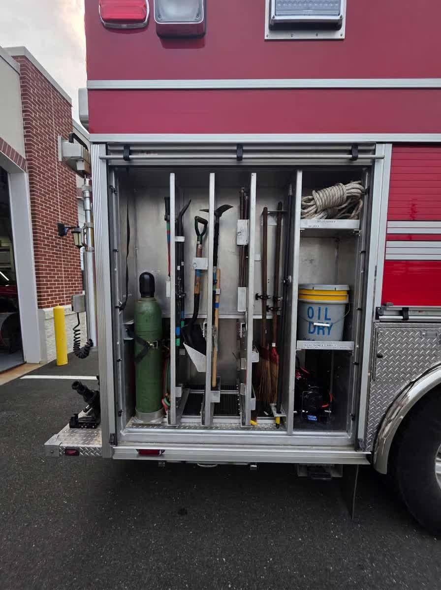 2010 Rosenbauer Spartan Rescue Pumper - image 21