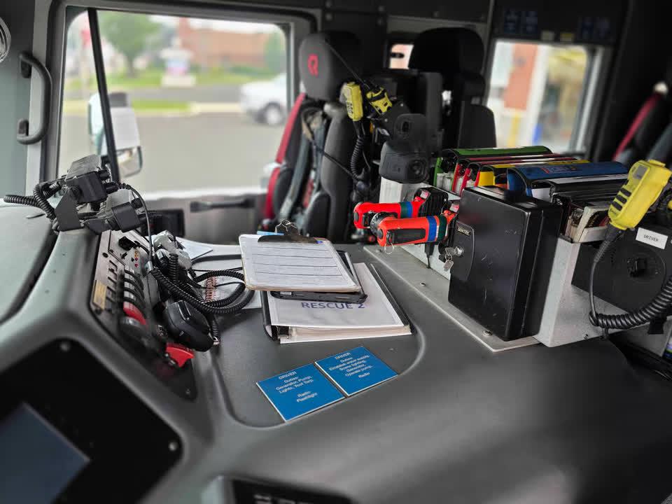 2010 Rosenbauer Spartan Rescue Pumper - image 6
