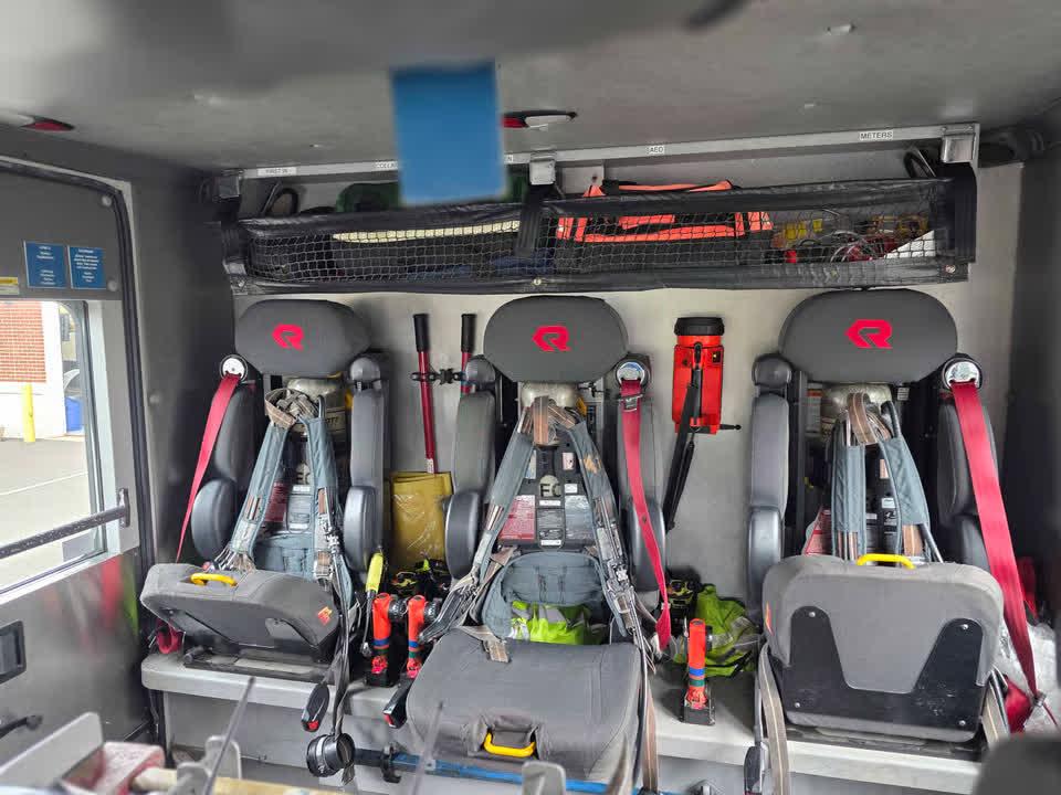 2010 Rosenbauer Spartan Rescue Pumper - image 8