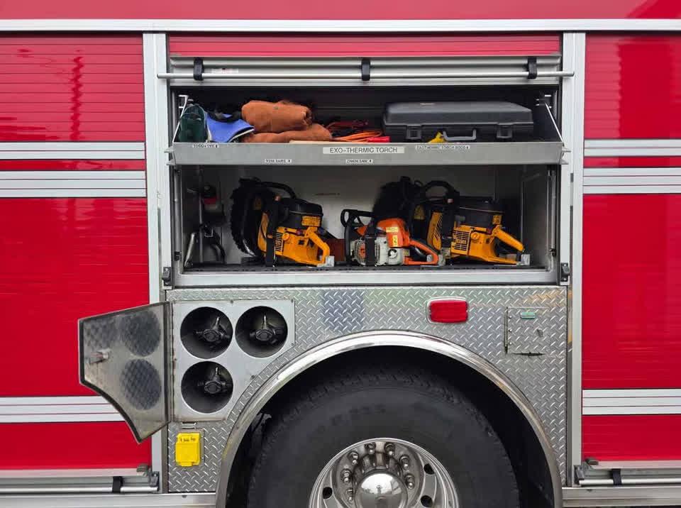 2010 Rosenbauer Spartan Rescue Pumper - image 16