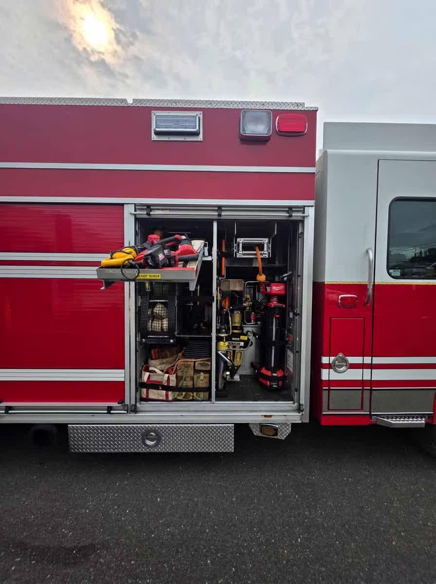 2010 Rosenbauer Spartan Rescue Pumper - image 28
