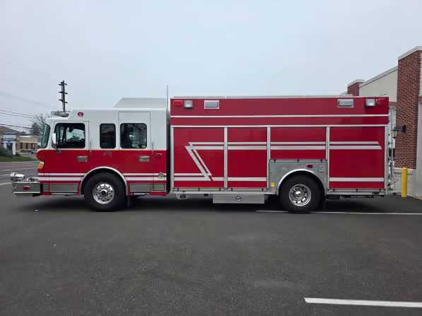 2010 Rosenbauer Spartan Rescue Pumper