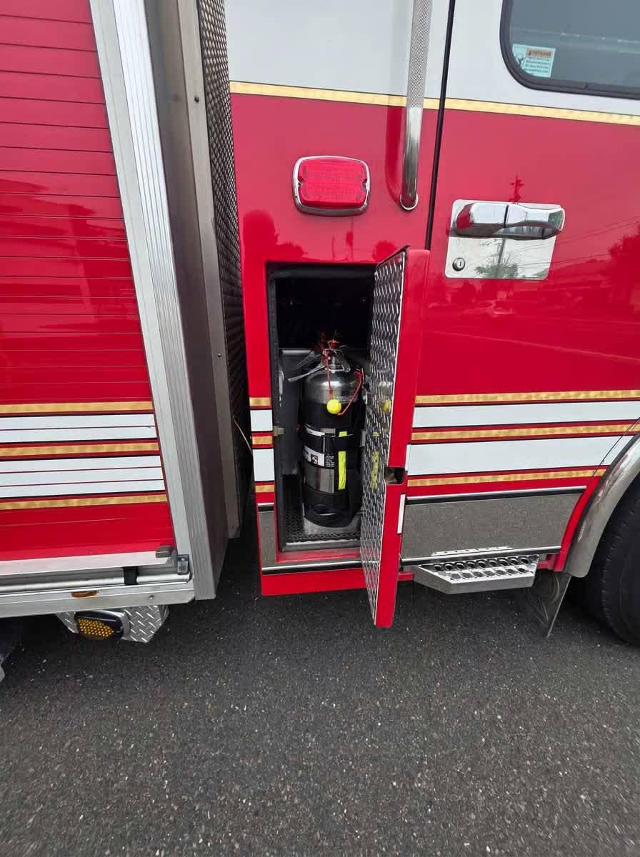2010 Rosenbauer Spartan Rescue Pumper - image 24