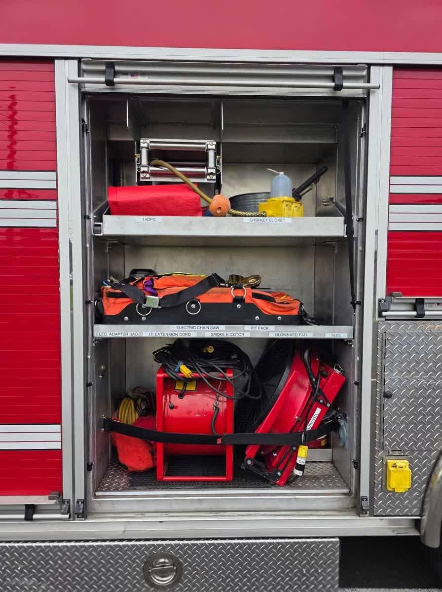 2010 Rosenbauer Spartan Rescue Pumper - image 27