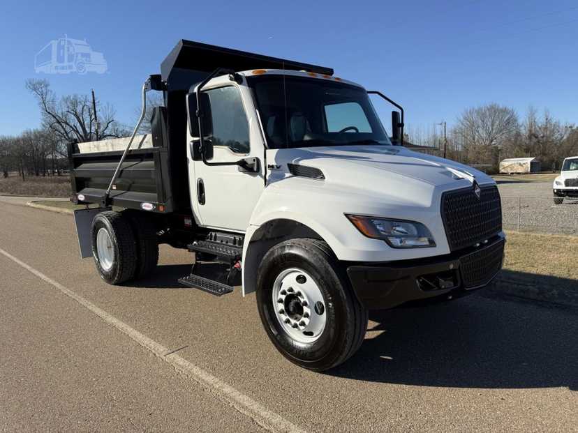2025 International MV Dump Truck — photo 5