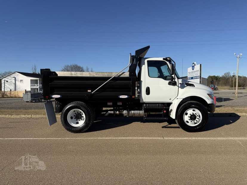 2025 International MV Dump Truck — photo 8