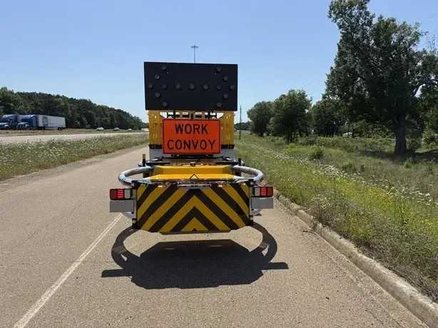 2020 International MV Scorpion II Attenuator Truck — photo 6