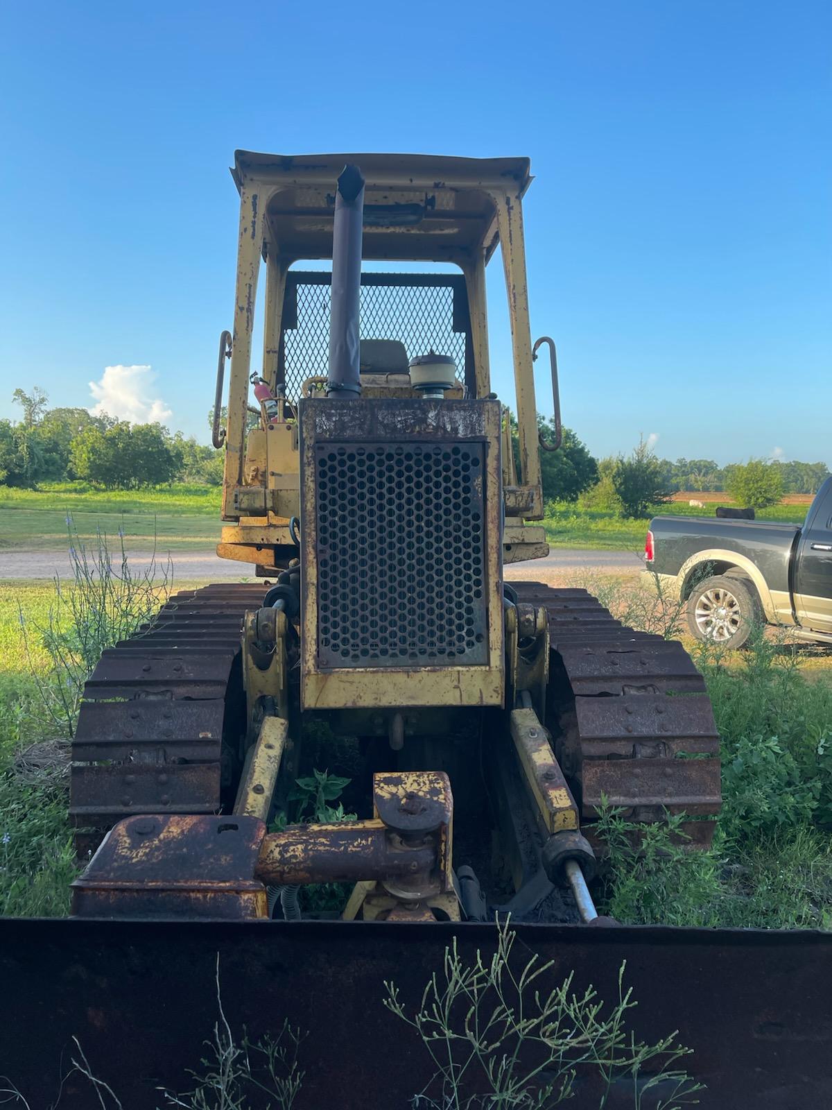1994 Caterpillar D3C Dozer - image 3