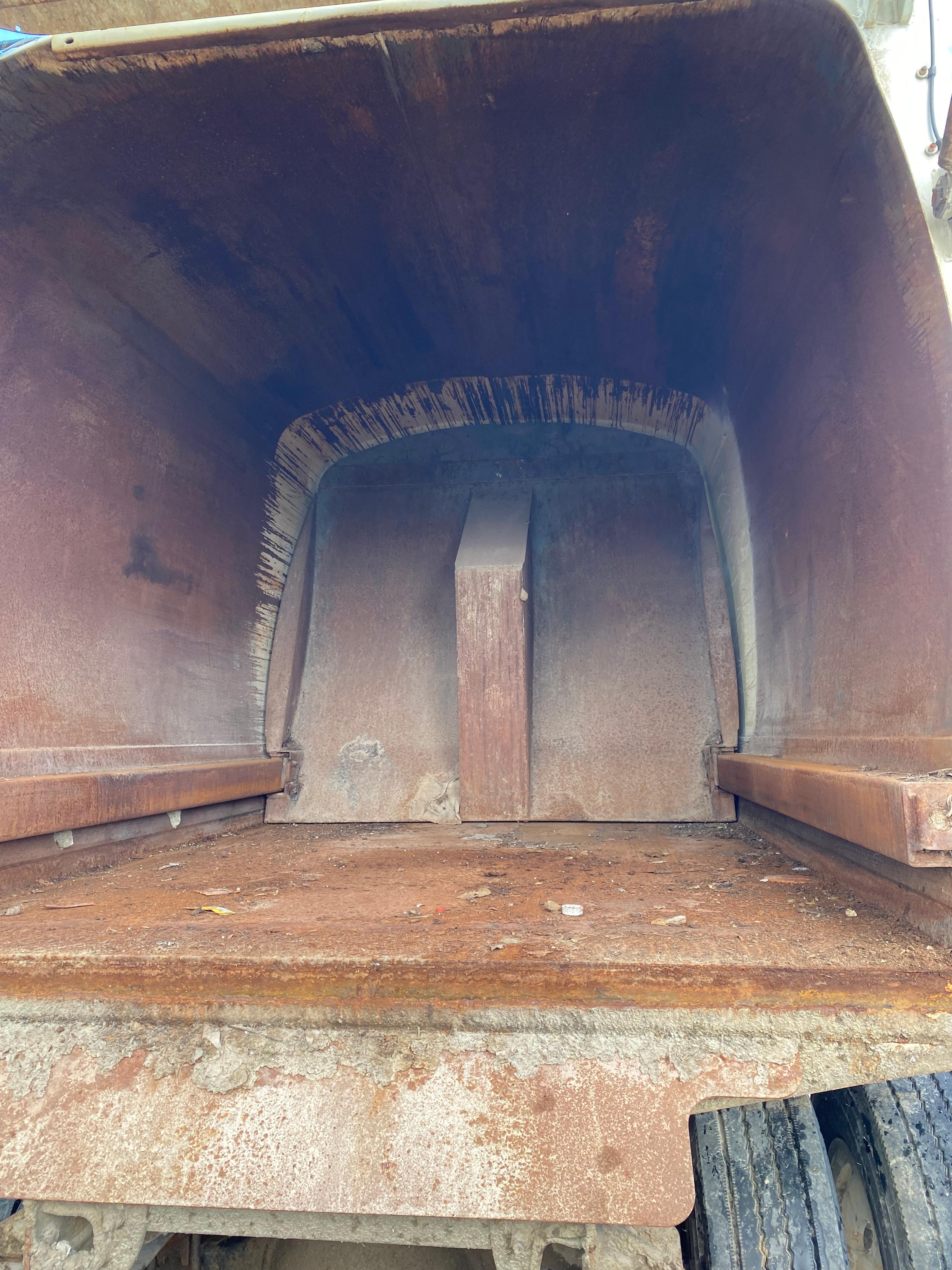 2018 Peterbilt Loadmaster Rear Loader - image 16