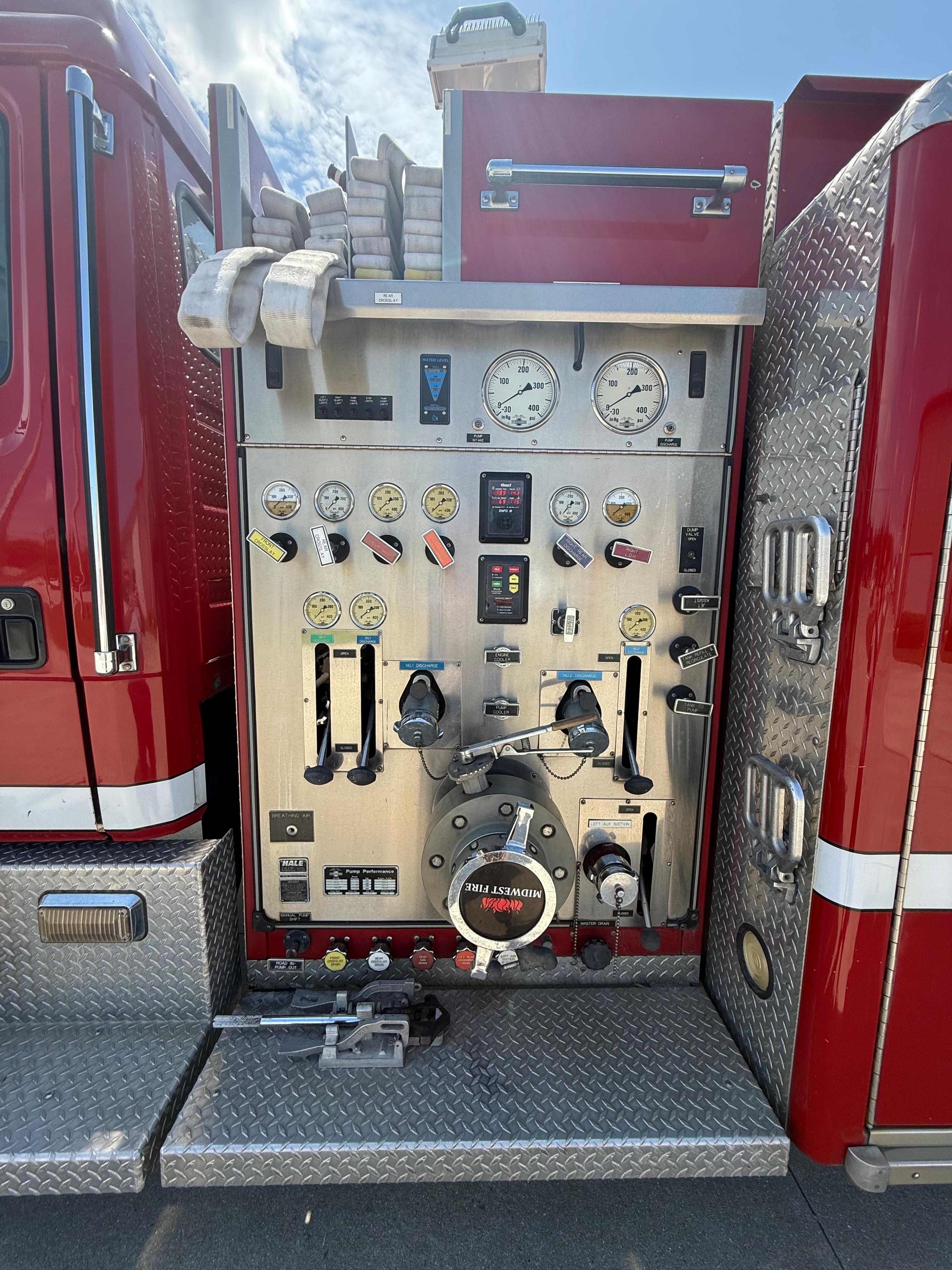 2001 Freightliner/ALF 1500/1000 Pumper - image 7