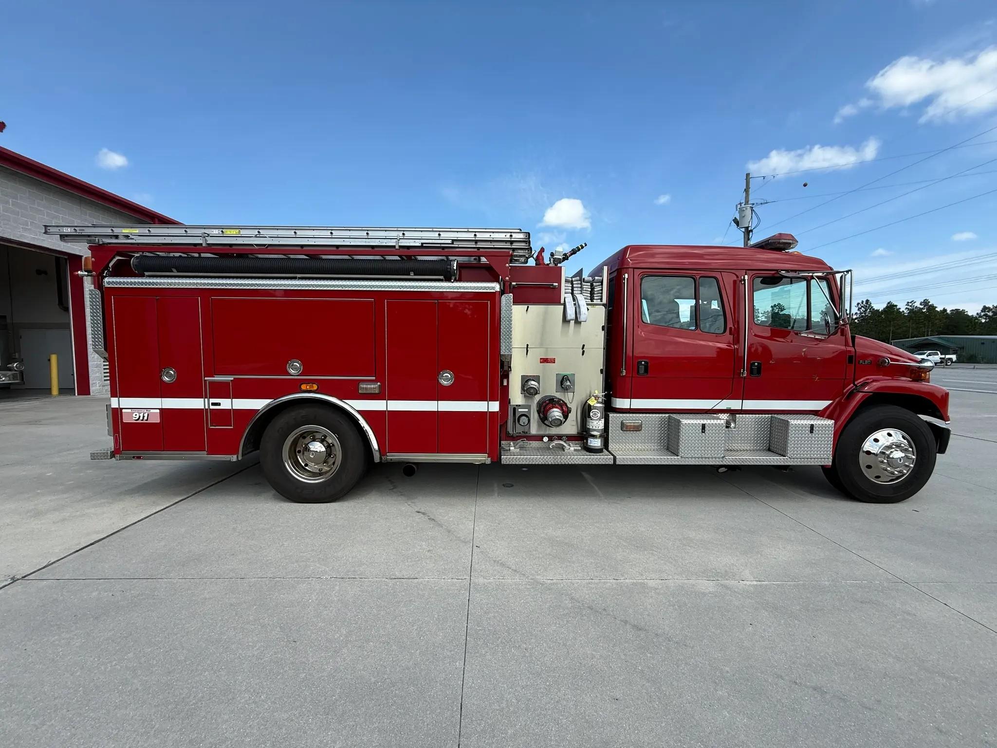 2001 Freightliner/ALF 1500/1000 Pumper - image 4