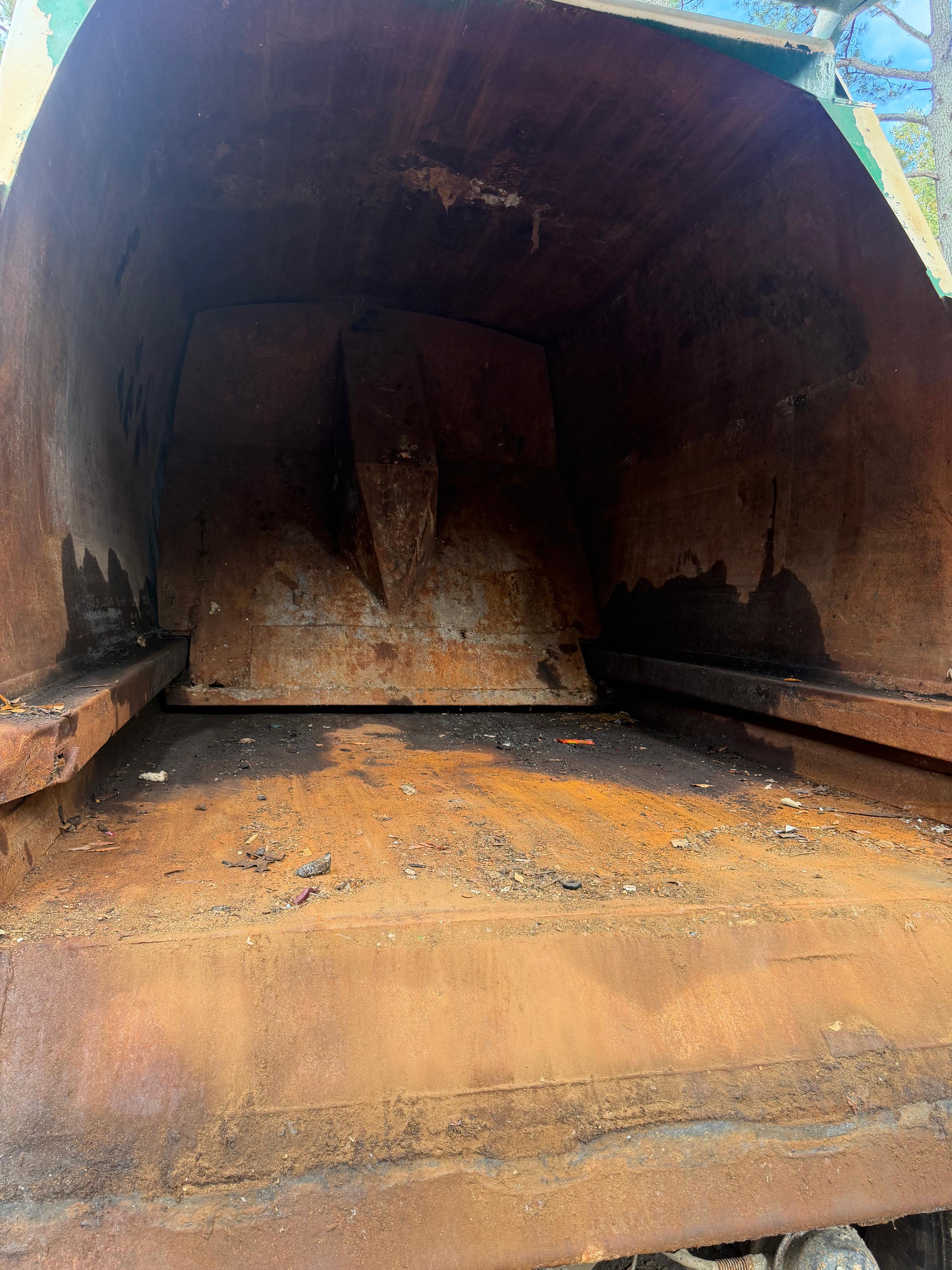 2007 Freightliner McNeilus Rear Loader - image 8