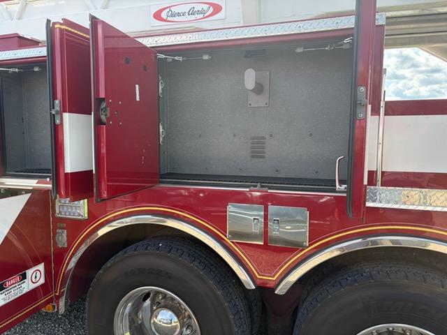1991 Pierce 100' Quint - image 22