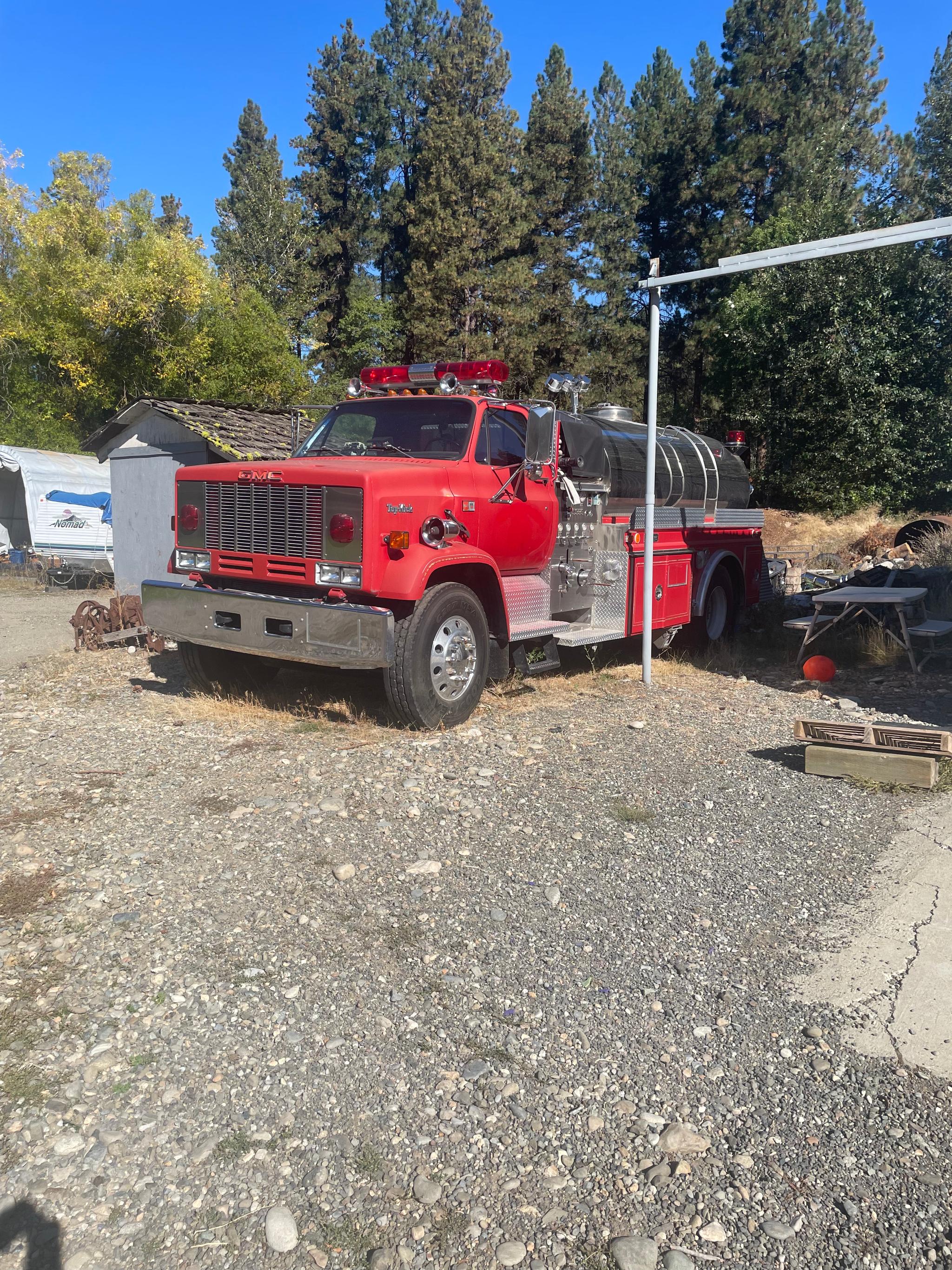 1988 4 Guys GMC Pumper Tanker - image 1