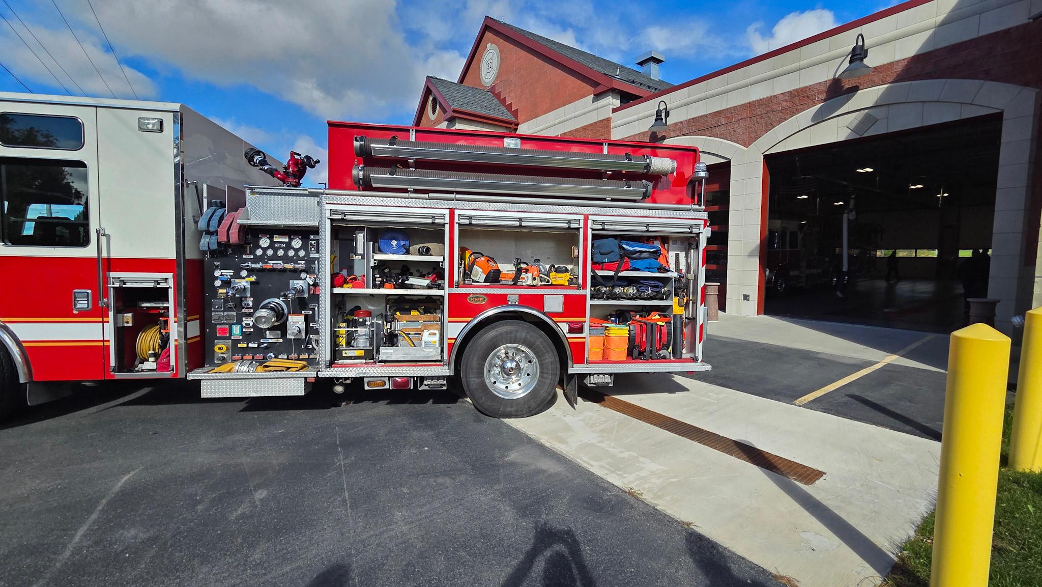 2005 KME Predator Pumper - image 6