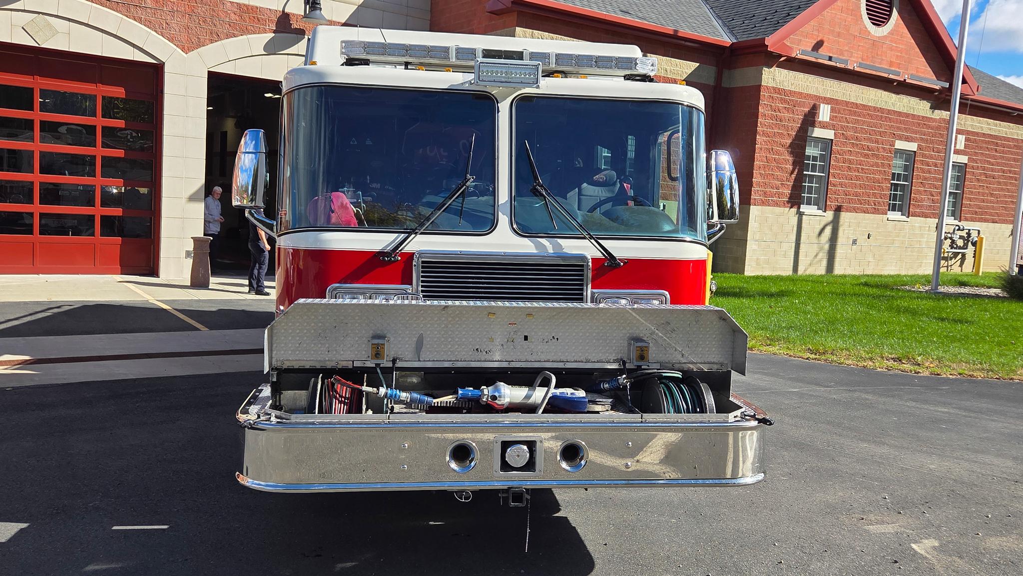 2005 KME Predator Pumper - image 4