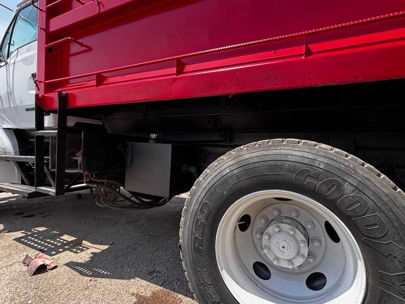 2001 Sterling L7500 Dump Truck — photo 4