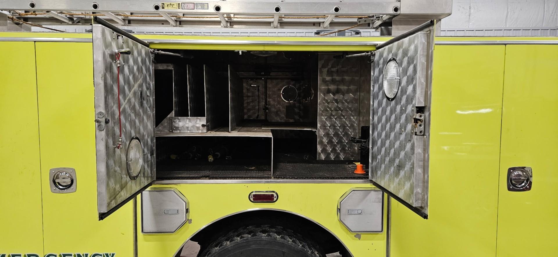 1995 International Rescue Pumper - image 17