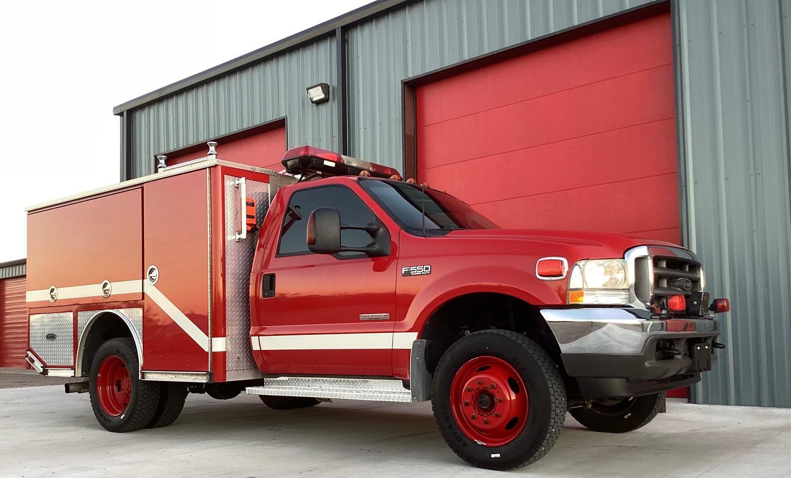 2003 E-One Ford 4x4 Mini Pumper - image 3