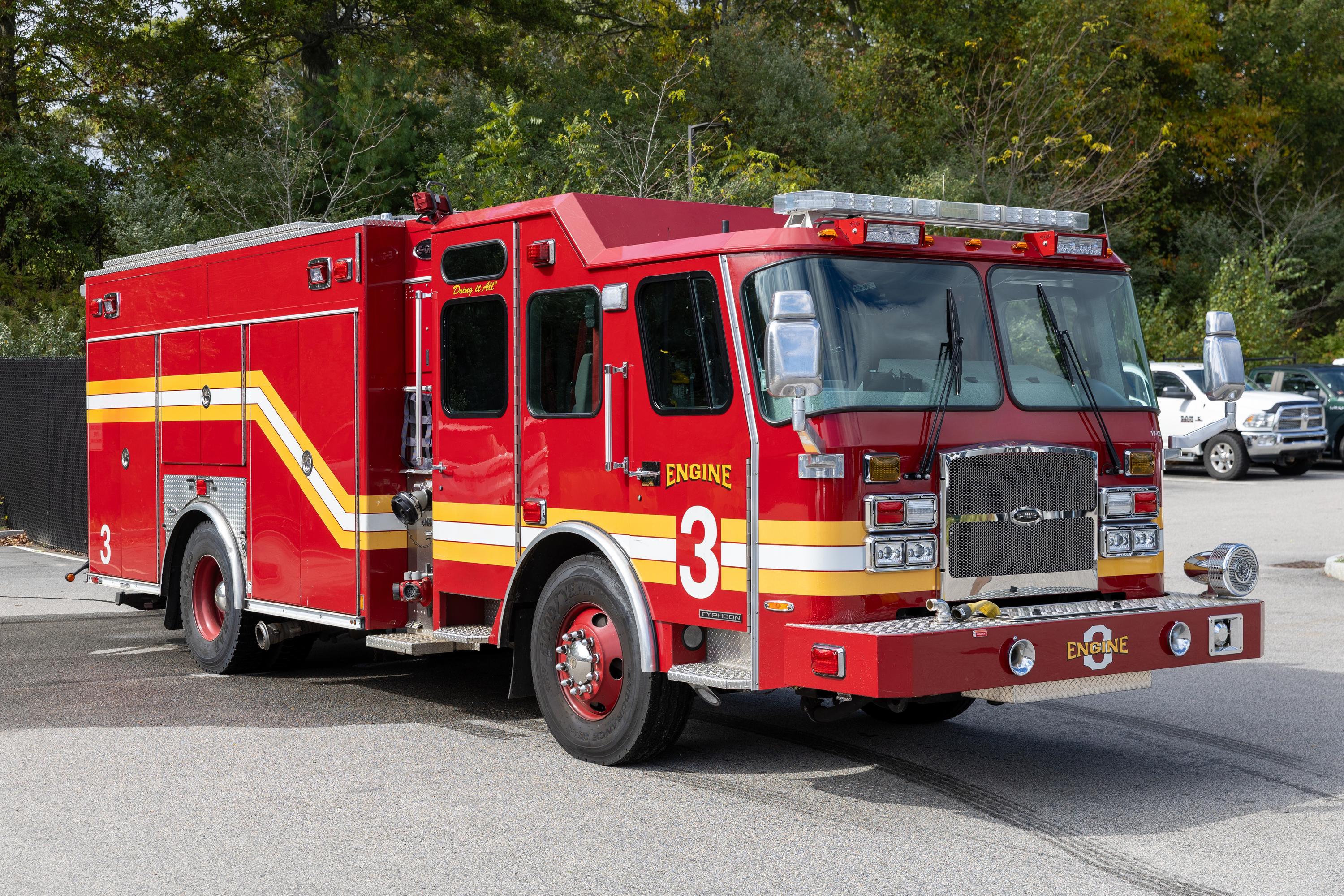 2017 E-One E-Max Rescue Pumper - image 2