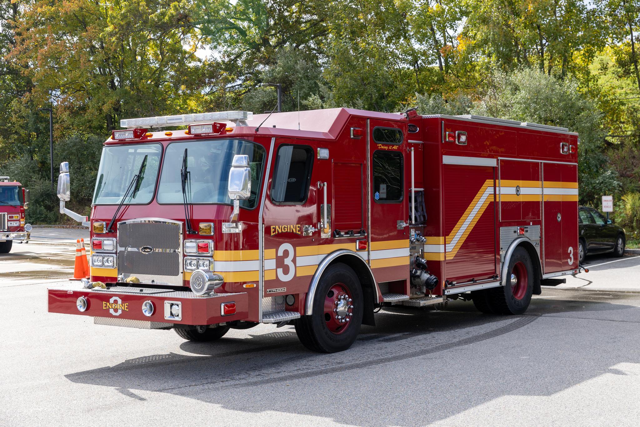 2017 E-One E-Max Rescue Pumper - image 1
