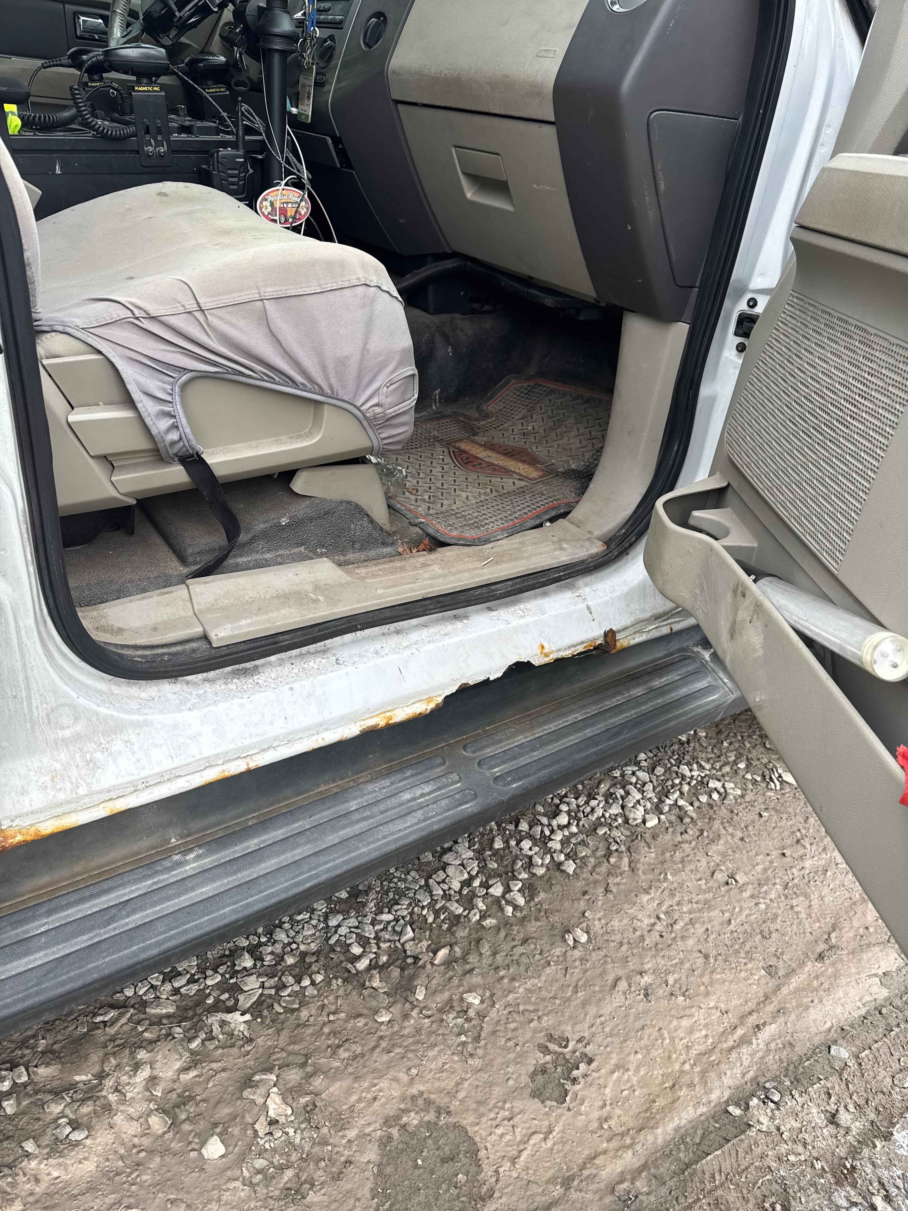 Ford expedtion - image 7
