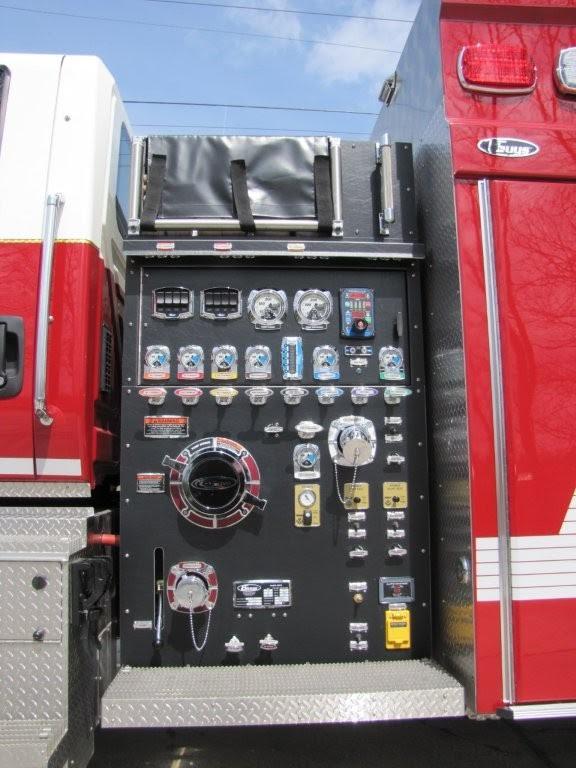 2017 4 Guys International 4x4 Pumper - image 13