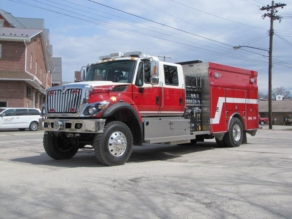 2017 4 Guys International 4x4 Pumper - image 1