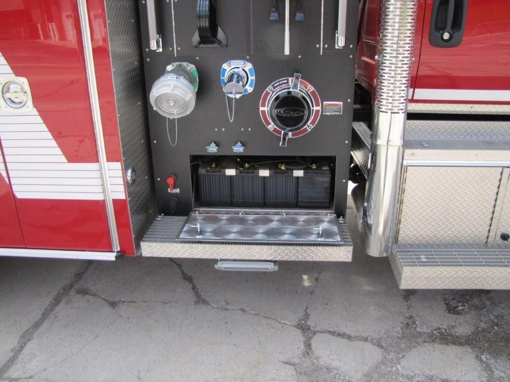 2017 4 Guys International 4x4 Pumper - image 32