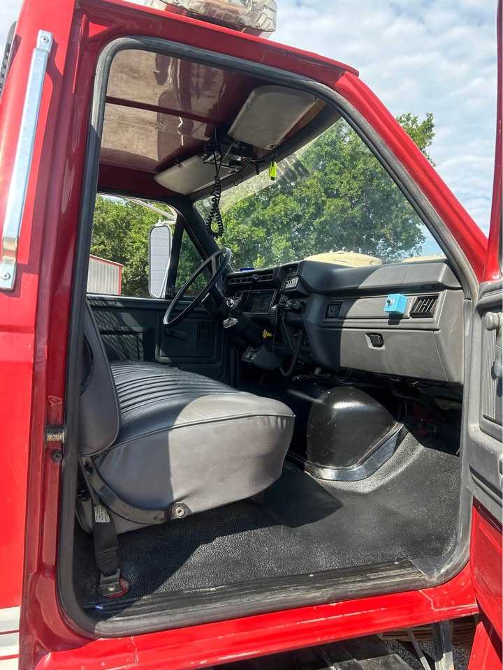1994 Ford F700 Pumper — photo 6