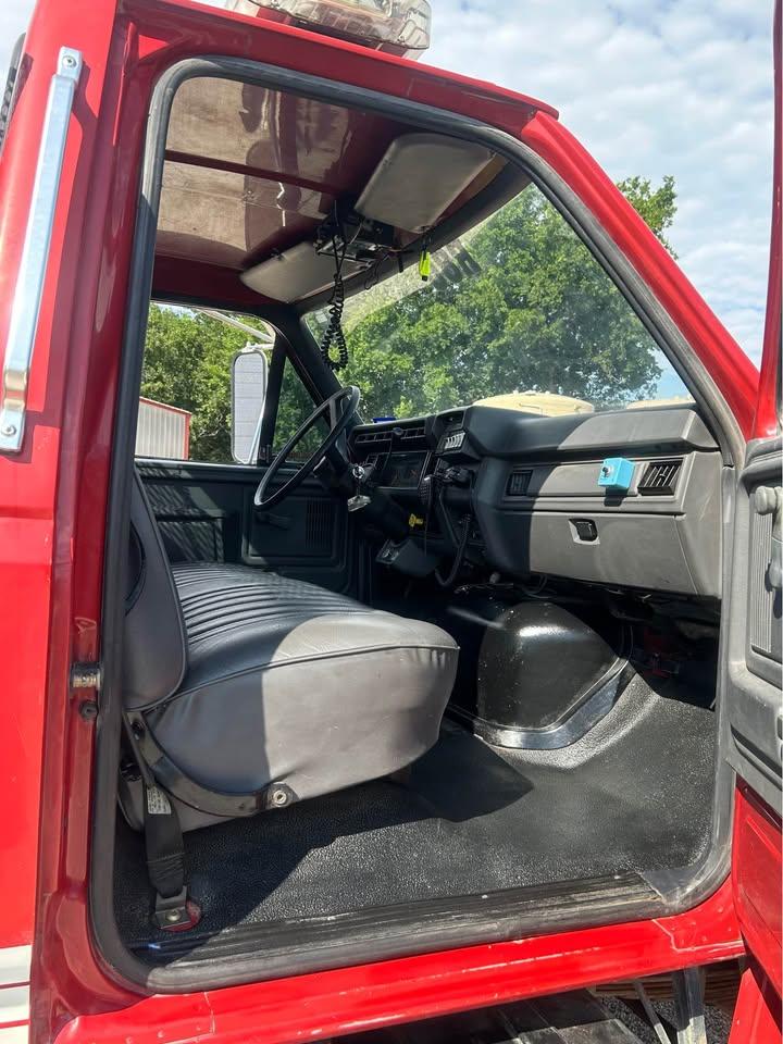 1994 Ford F700 Pumper - image 6