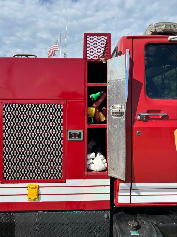 1994 Ford F700 Pumper - image 11