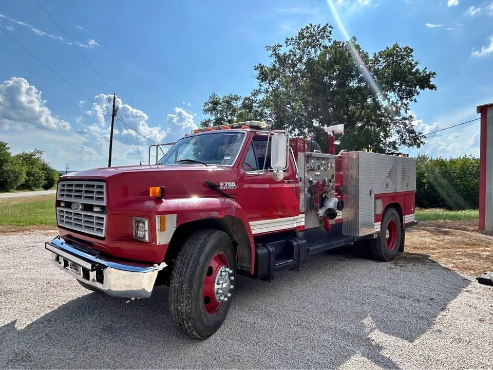 1994 Ford F700 Pumper - image 1