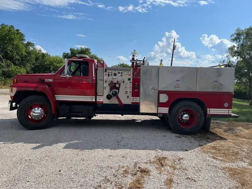 1994 Ford F700 Pumper — photo 2
