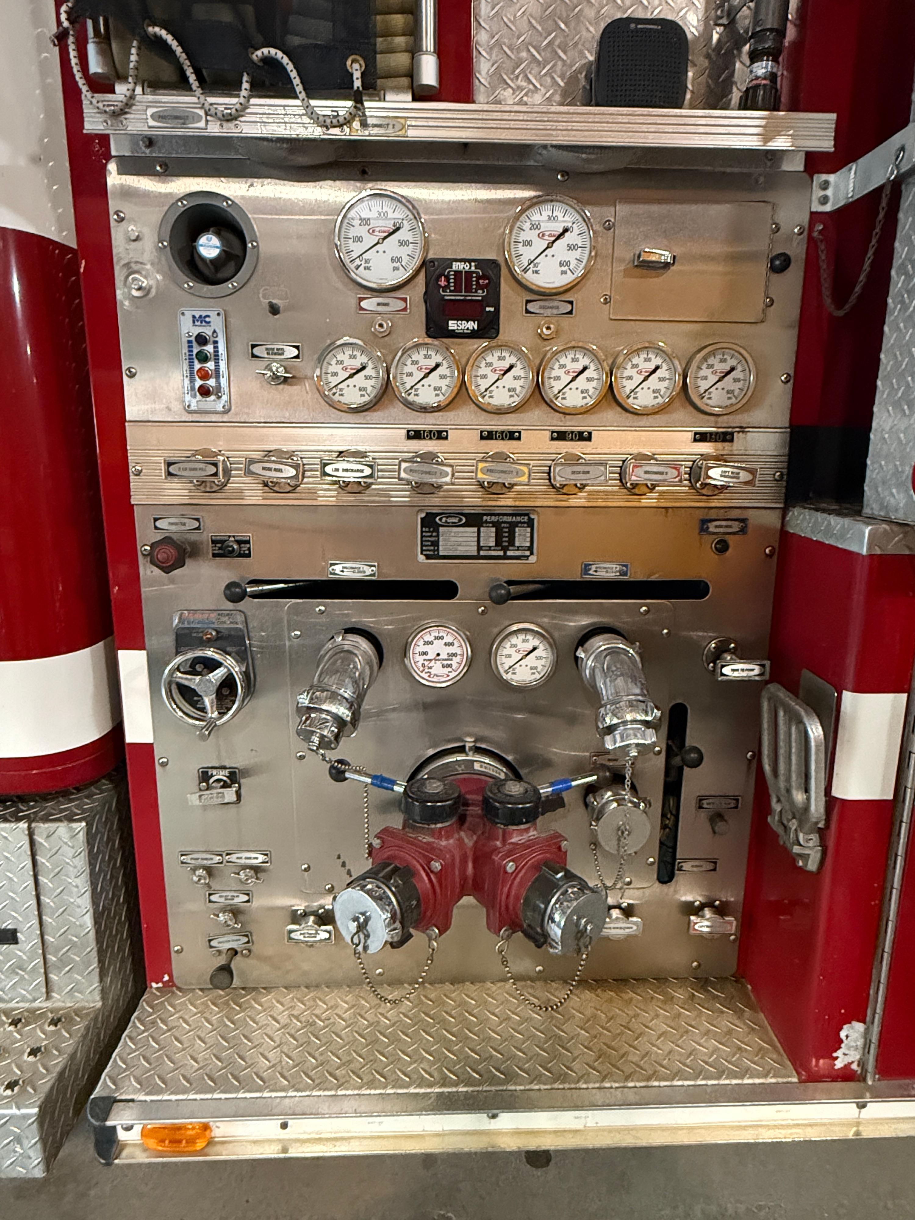 1995 E-One International Pumper - image 9