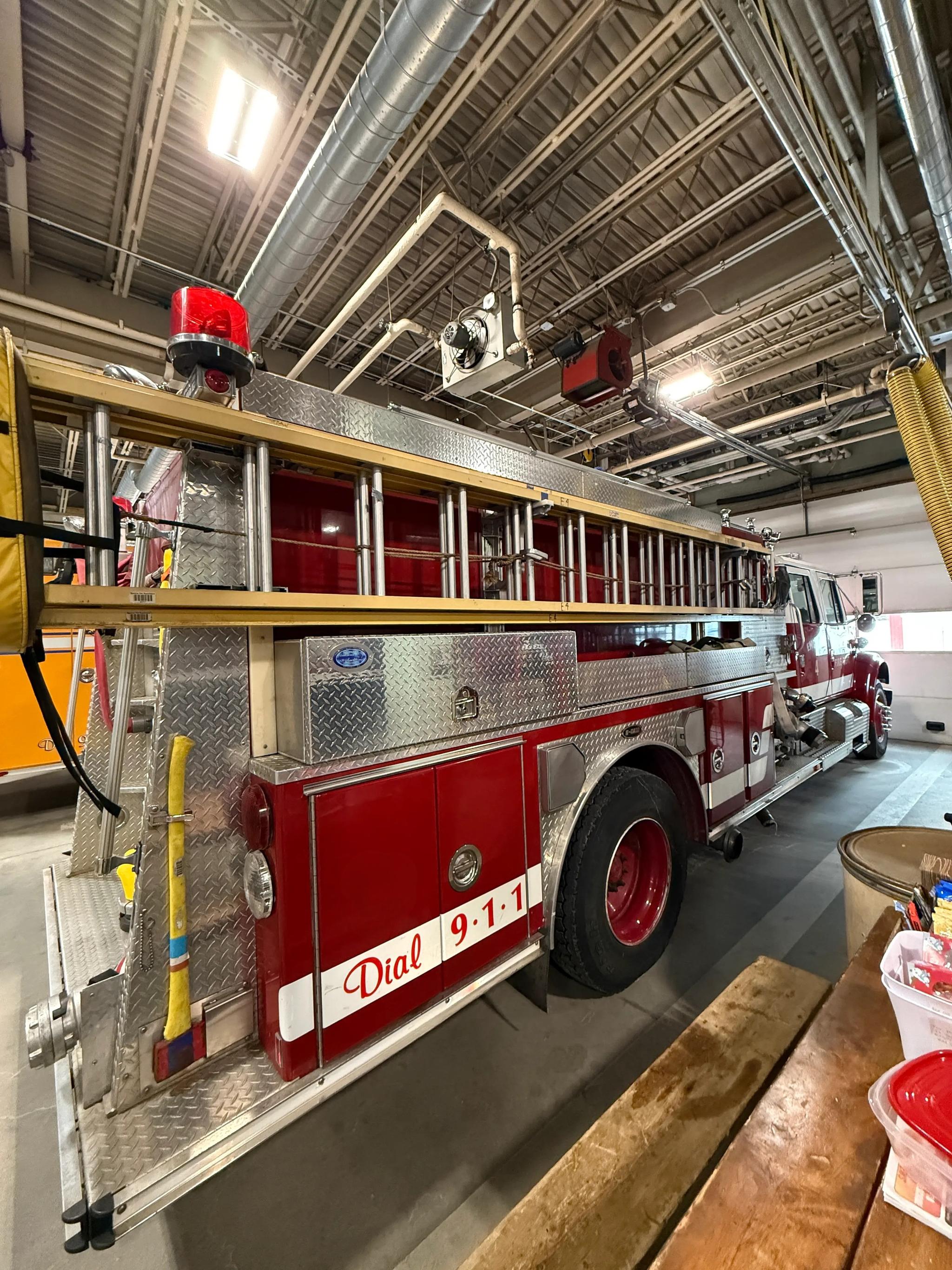 1995 E-One International Pumper - image 4