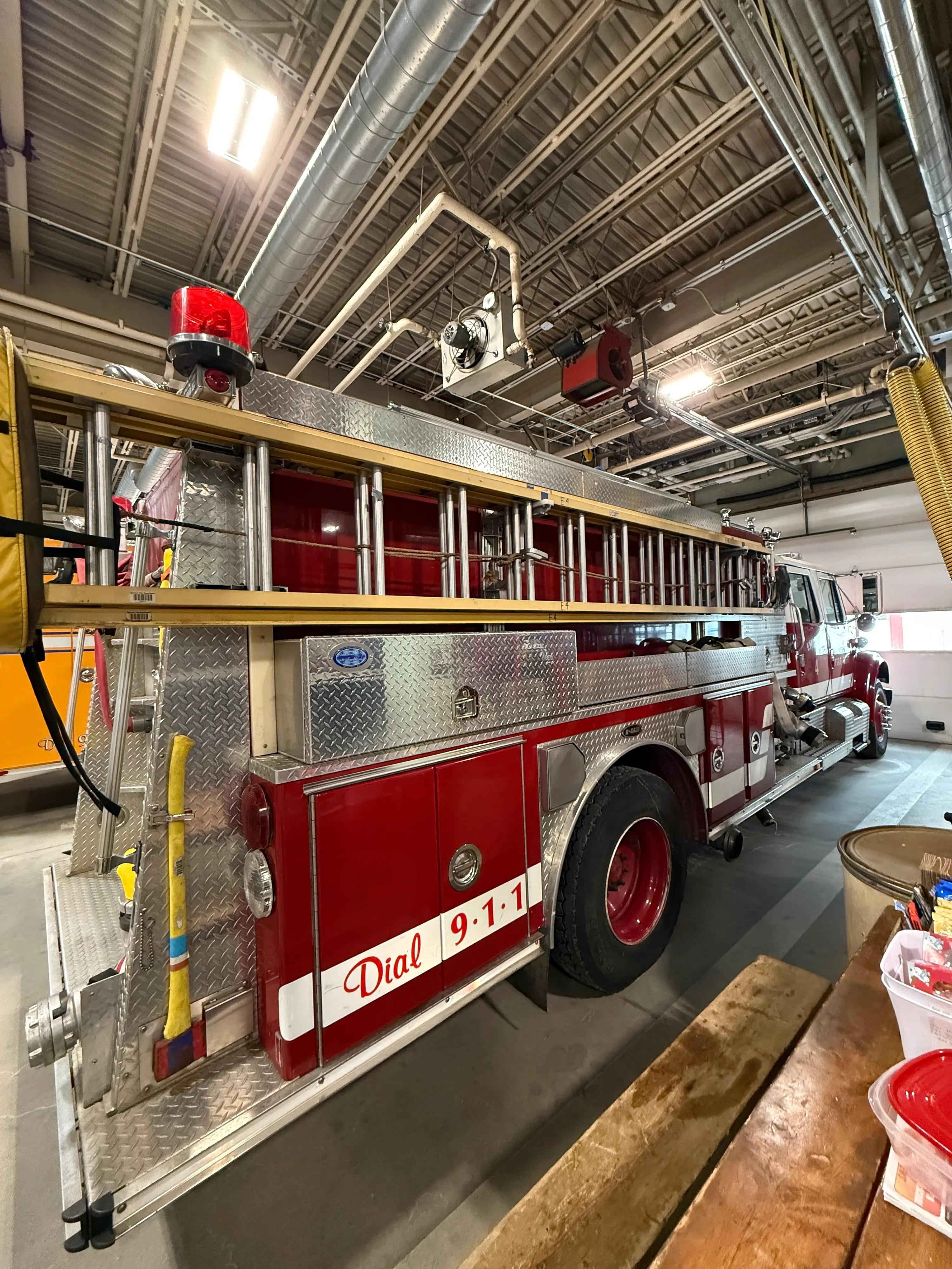 1995 E-One International Pumper - image 4