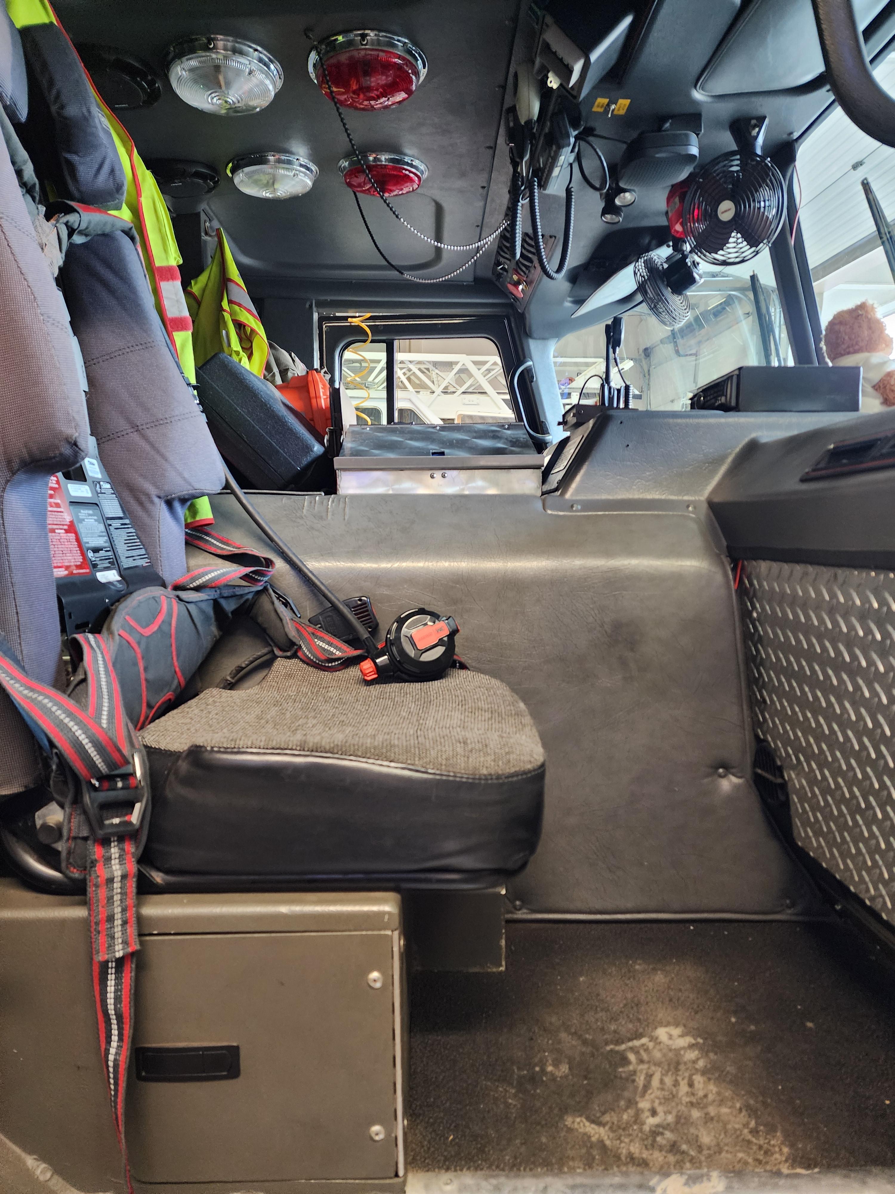 2002 Saulsbury E-One Rescue Pumper - image 24
