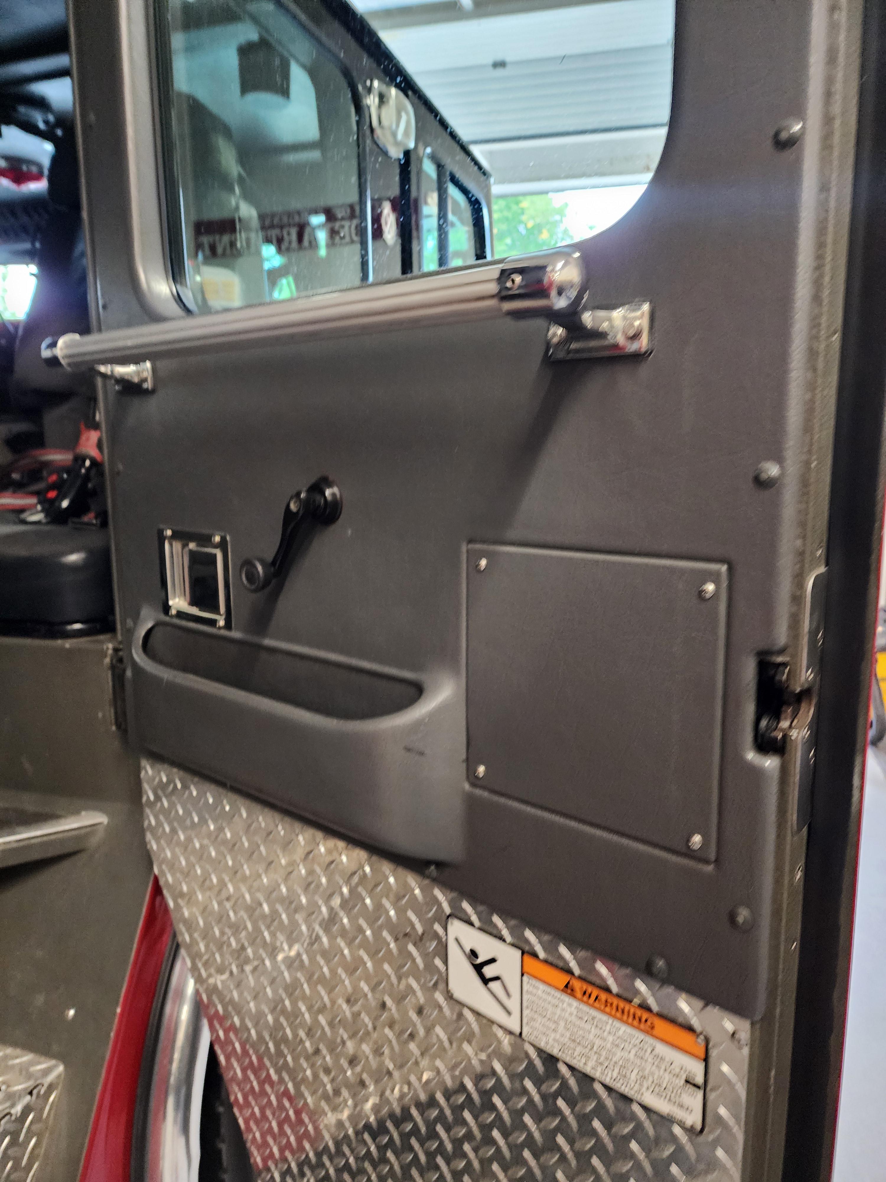 2002 Saulsbury E-One Rescue Pumper - image 33