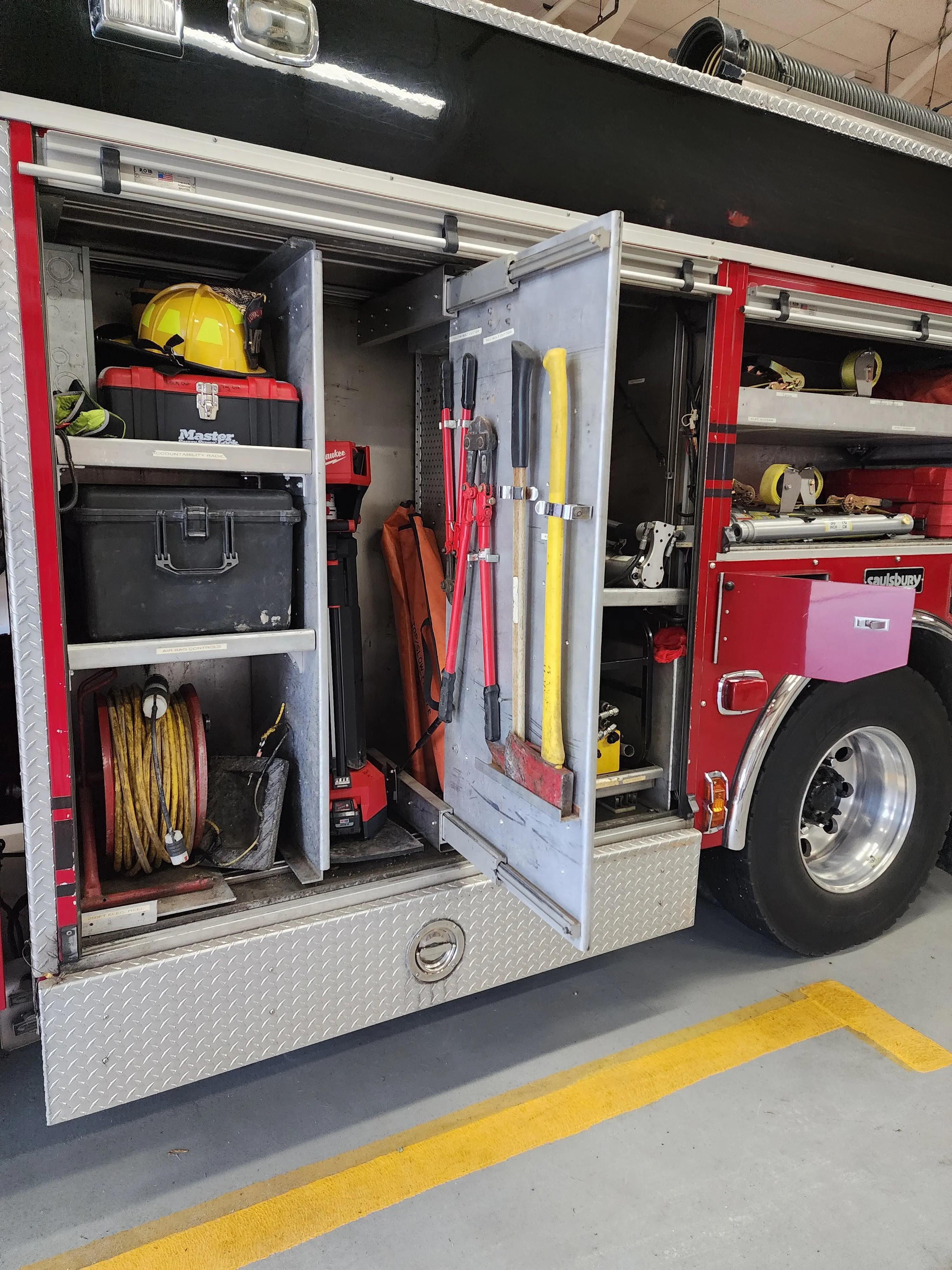 2002 Saulsbury E-One Rescue Pumper - image 49