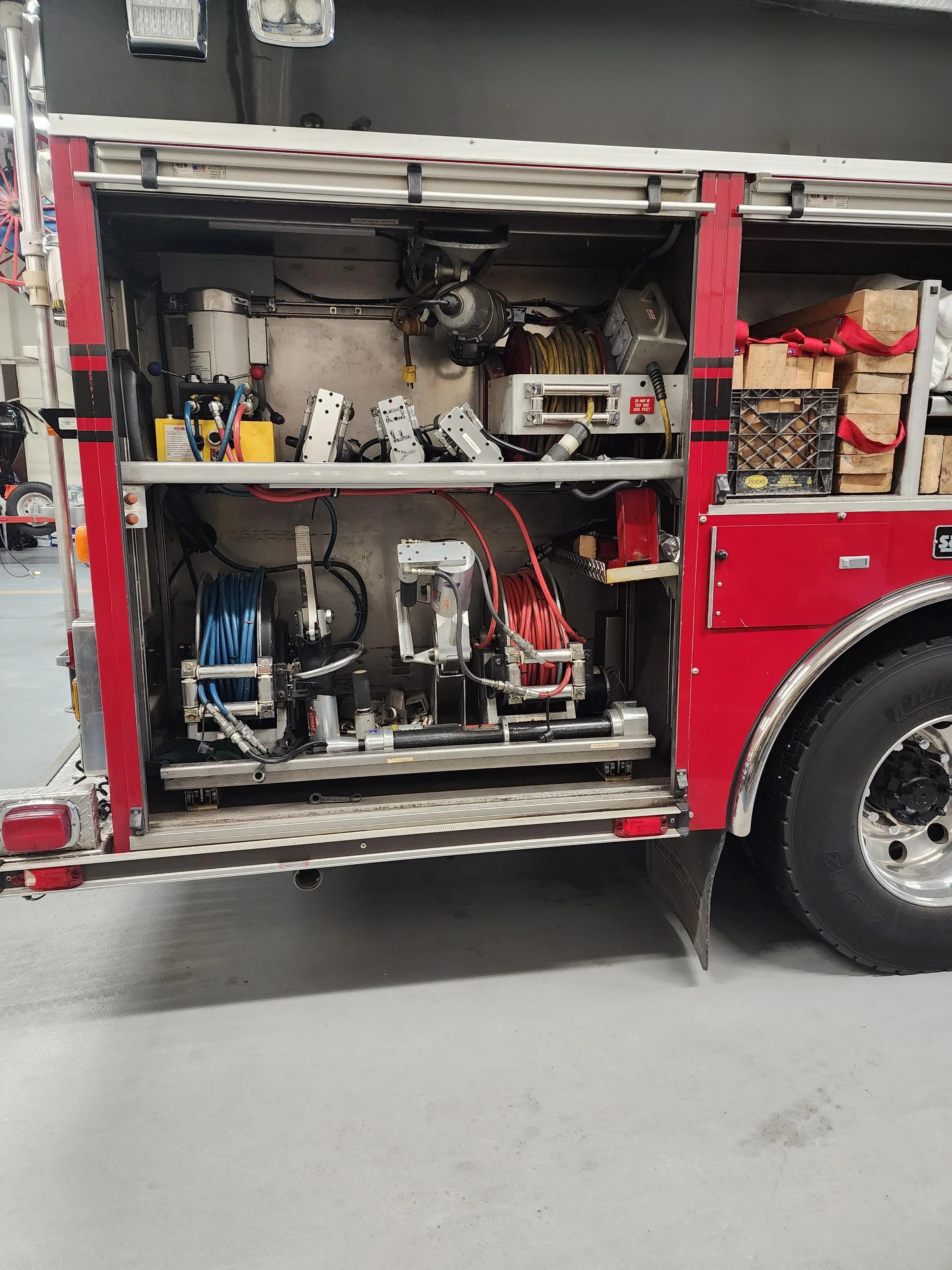 2002 Saulsbury E-One Rescue Pumper - image 37