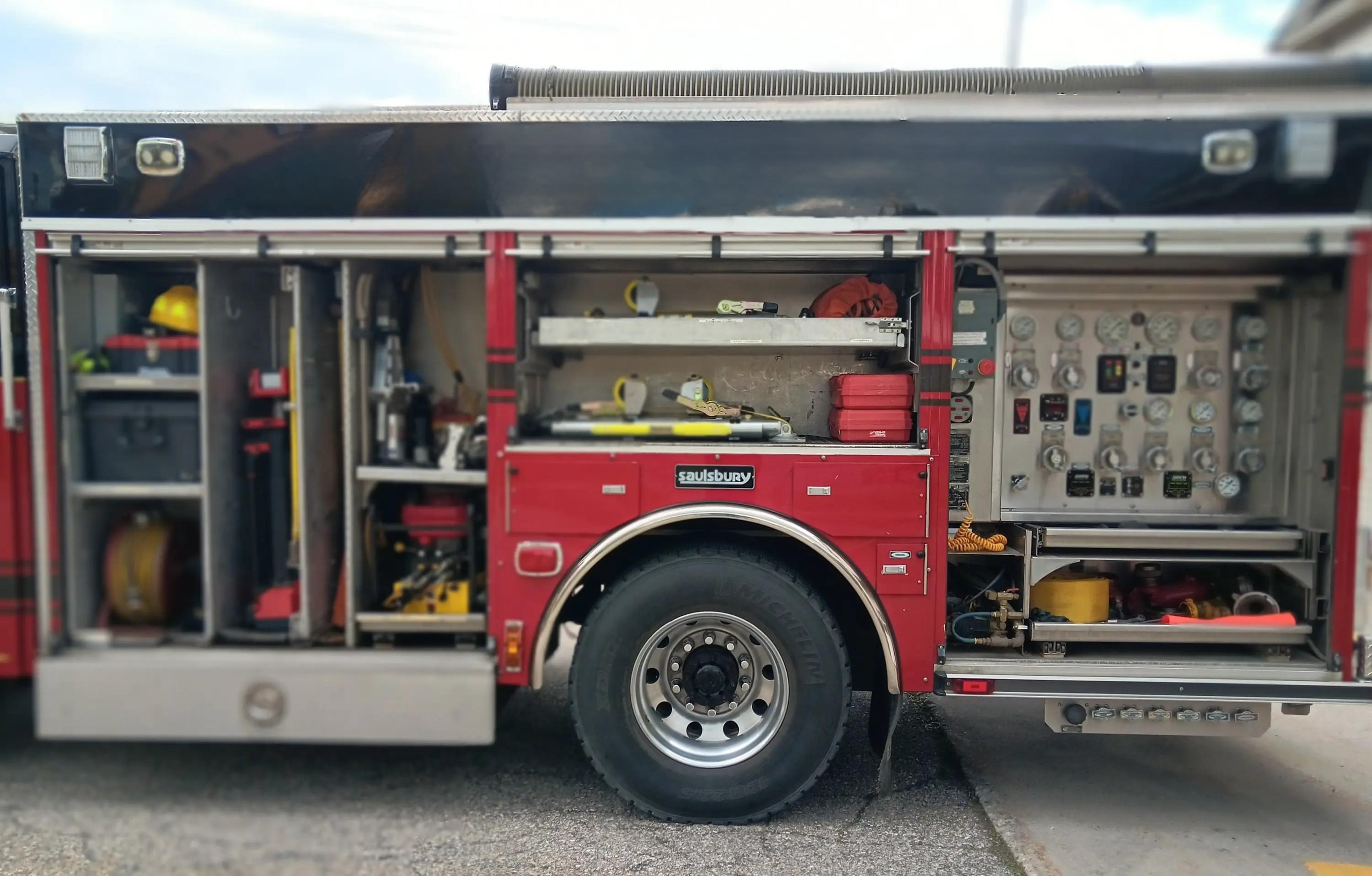 2002 Saulsbury E-One Rescue Pumper - image 10