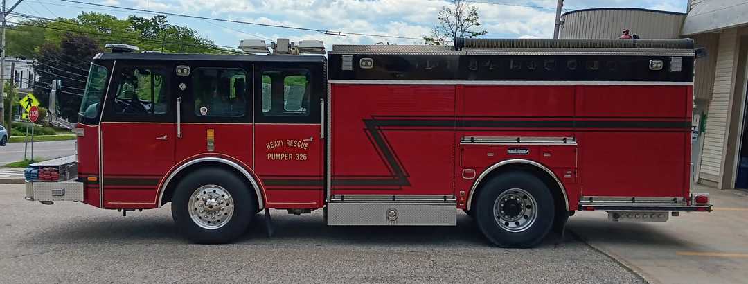 2002 Saulsbury E-One Rescue Pumper