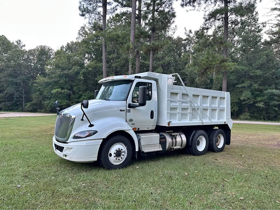 2021 International RH Dump Truck