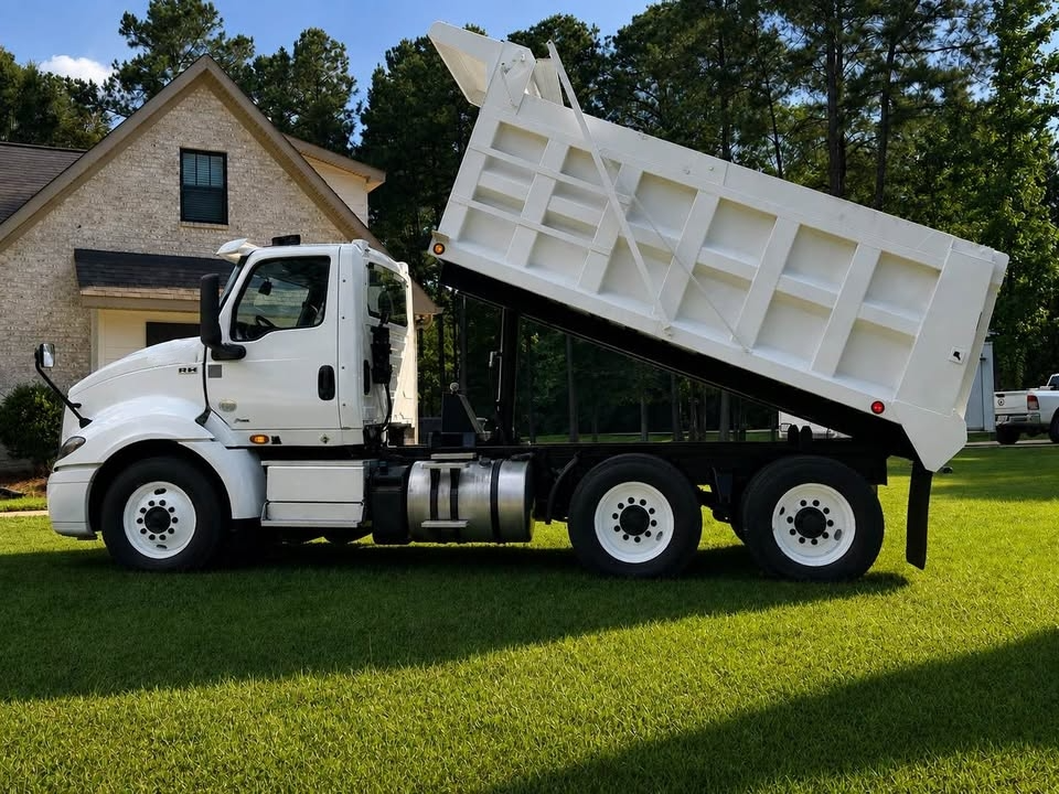 2021 International RH Dump Truck - image 4