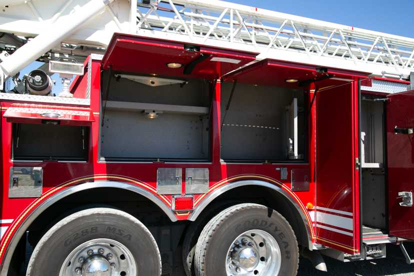 2003 Pierce Dash 75' Quint — photo 7