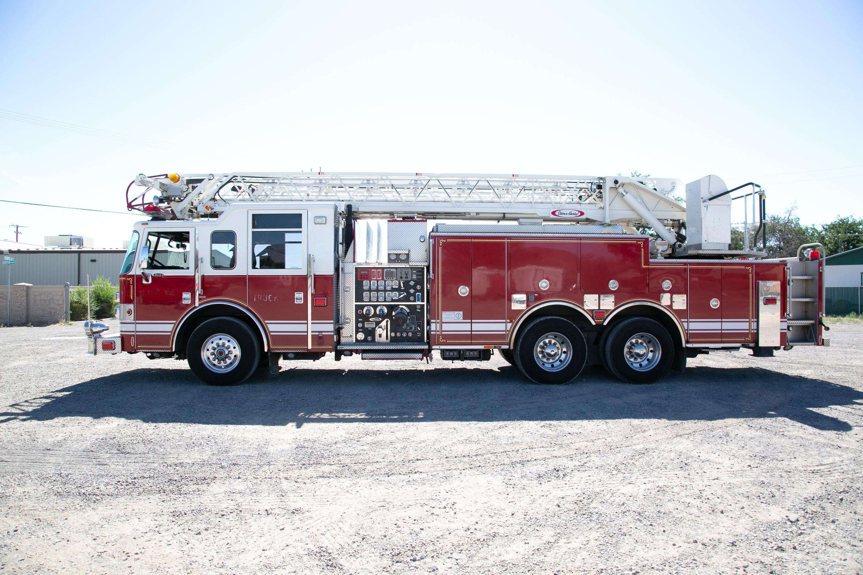 2003 Pierce Dash 75' Quint - image 32