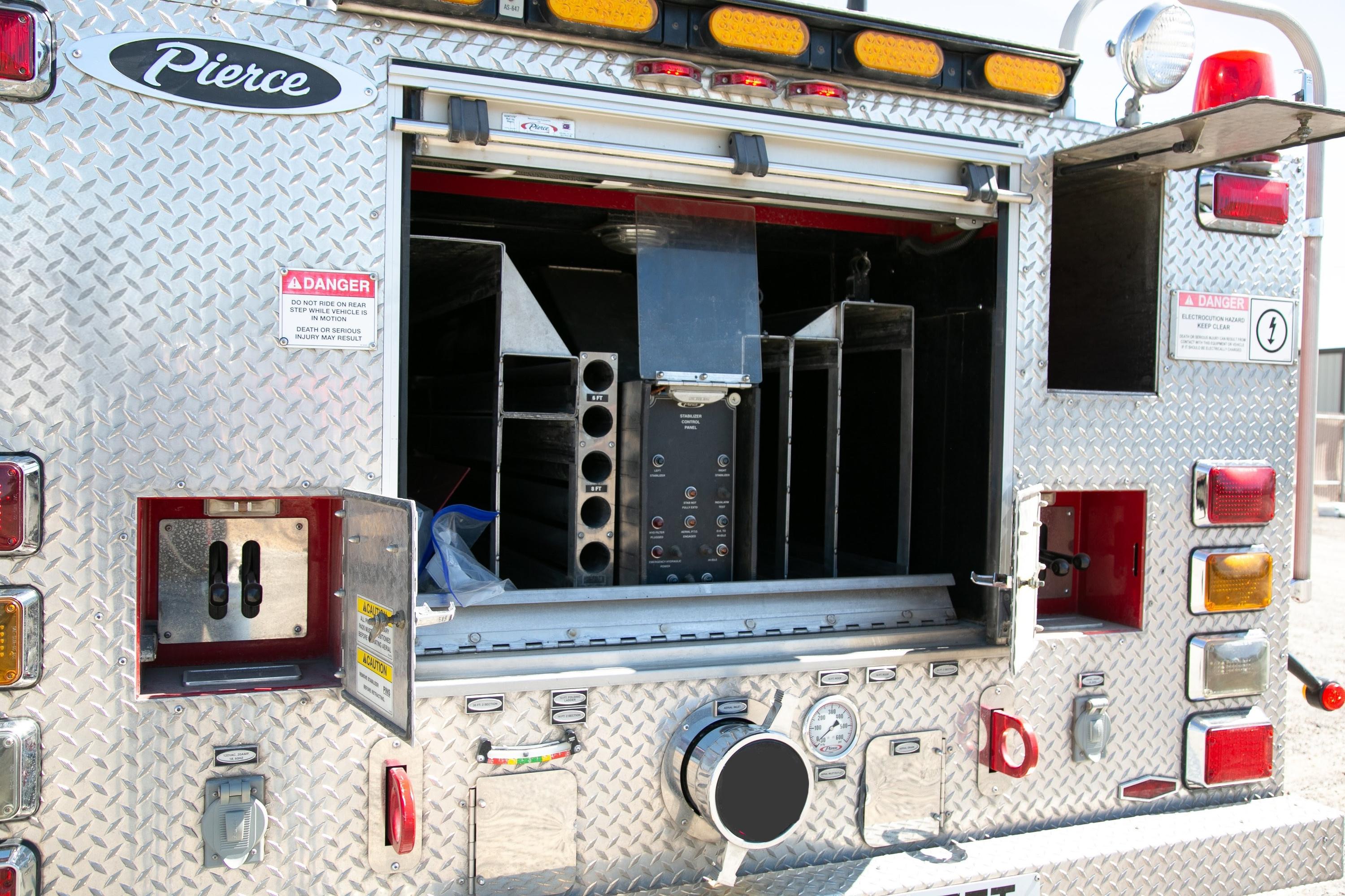 2003 Pierce Dash 75' Quint - image 13