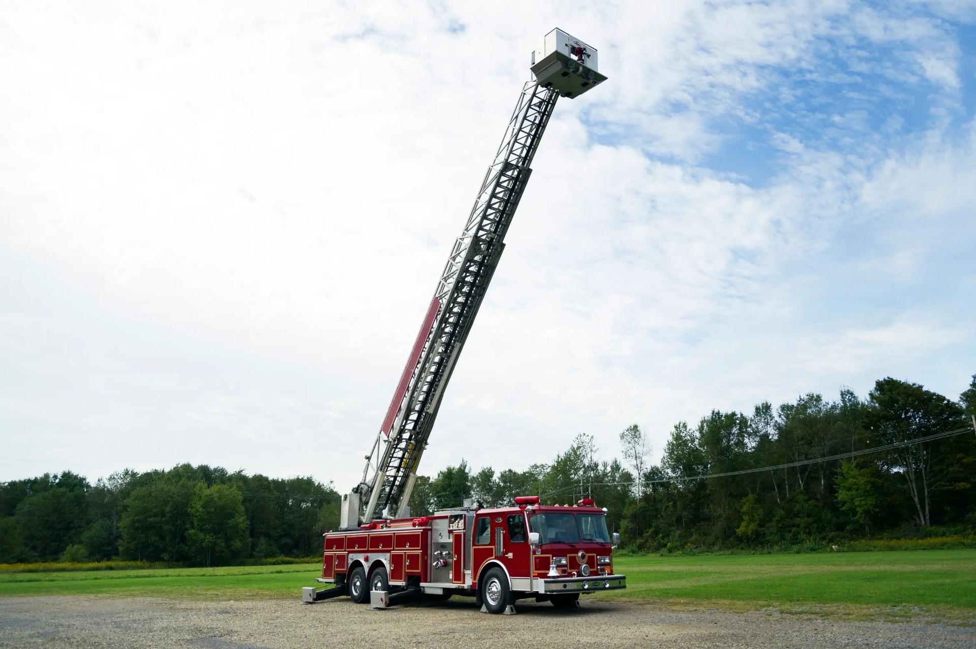 1988 E-One 95' Quint - image 21