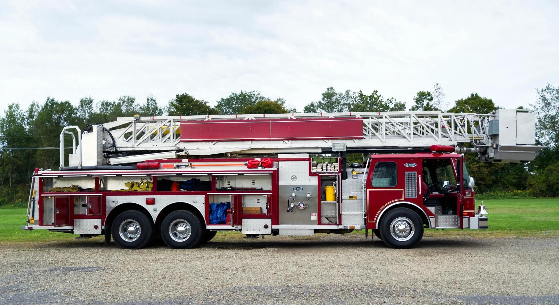 1988 E-One 95' Quint - image 5